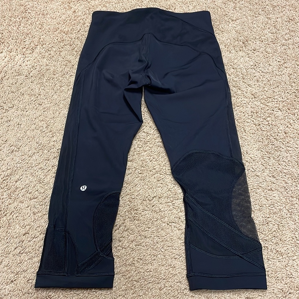 NWOT Lululemon Clear The Court Crop 21" - Picture 10 of 14